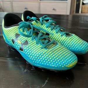 Under Armour Soccer Shoes Sneakers Cleats size 2 kids youth